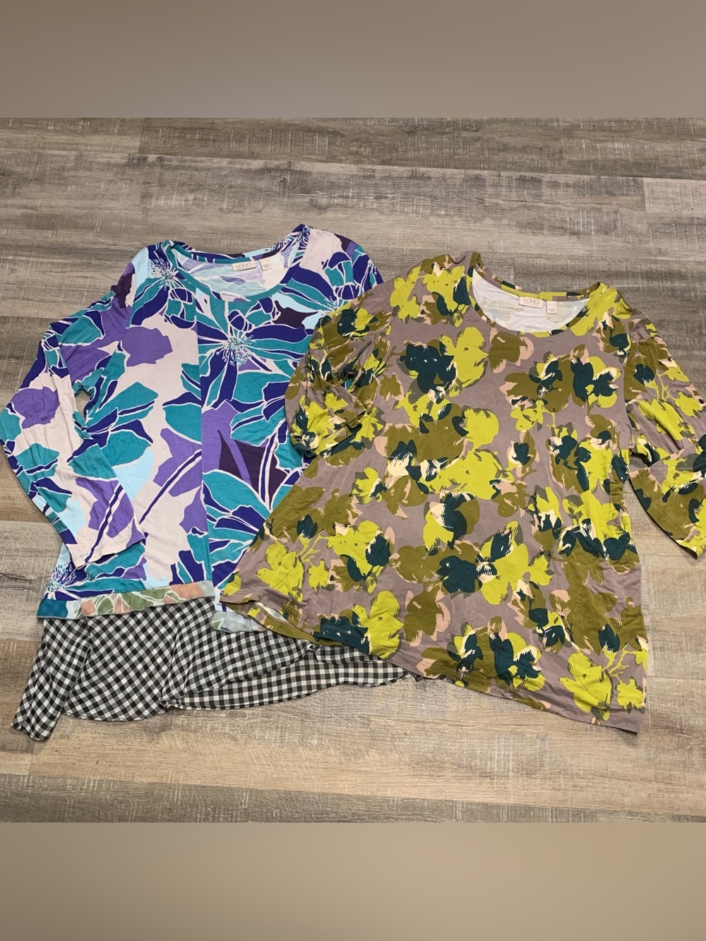 LOGO Lori Goldstein Women’s XL Lot Of 2 Floral Tunic Tops